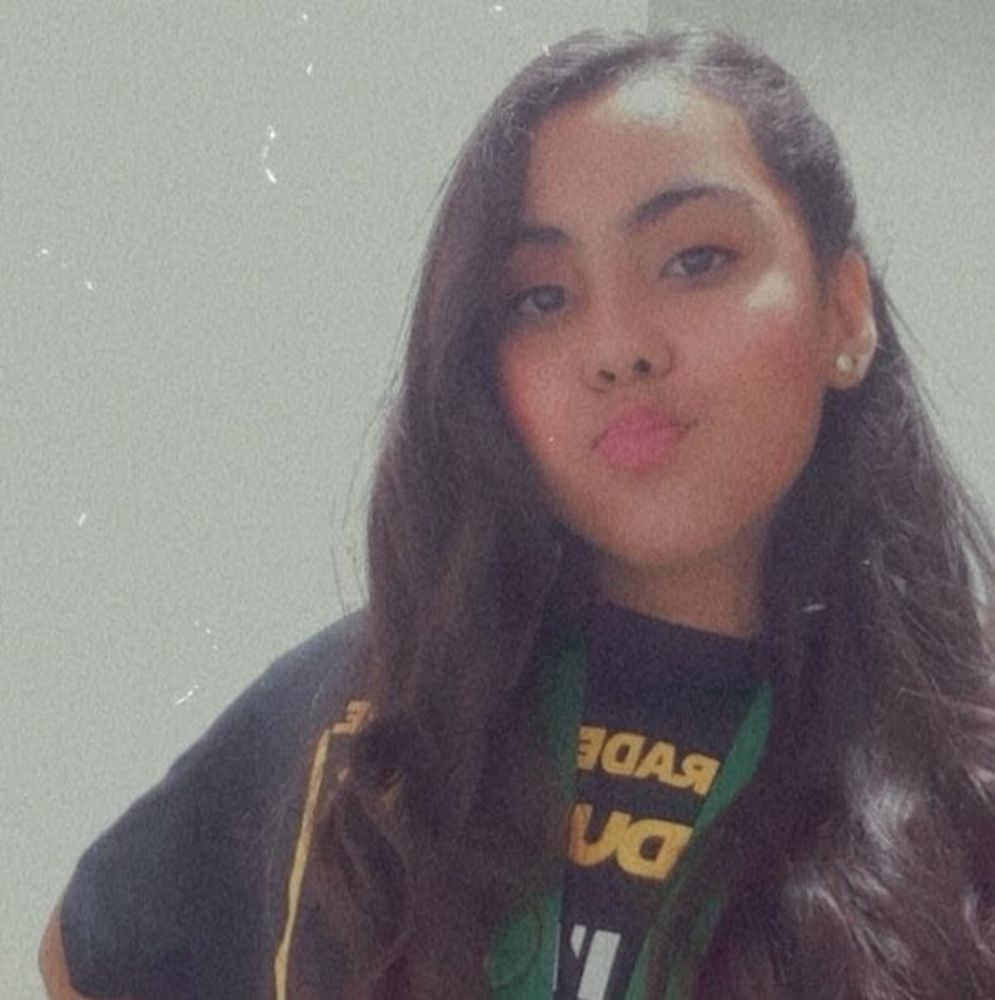Meet your Posher, Yemilca